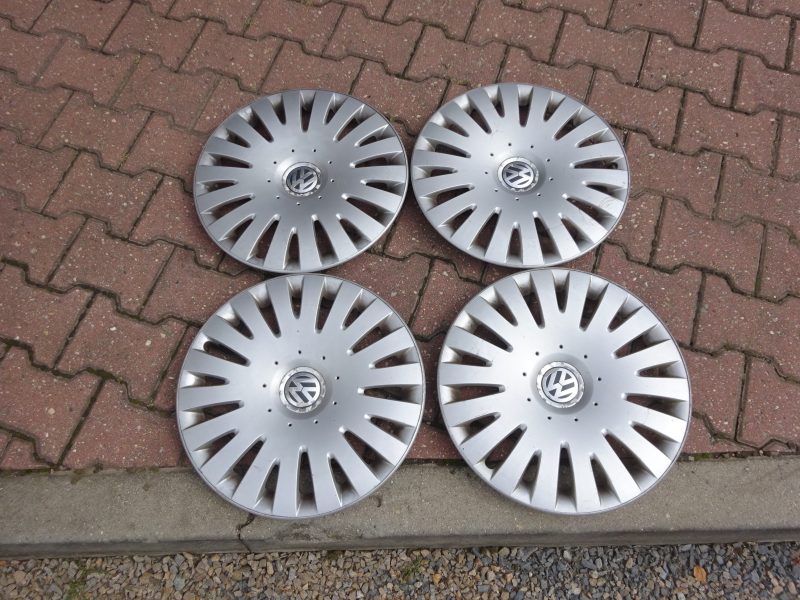 VW Passat poklice